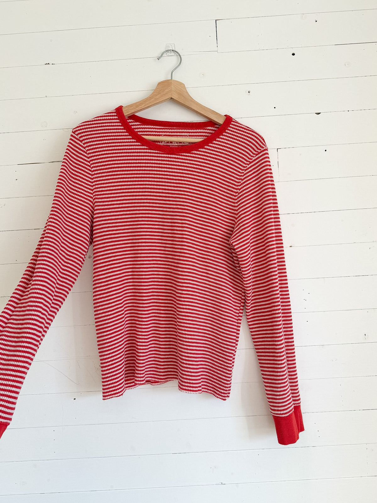 Chandail en tricot gaufré ligné rouge et blanc American Eagle – seconde main
