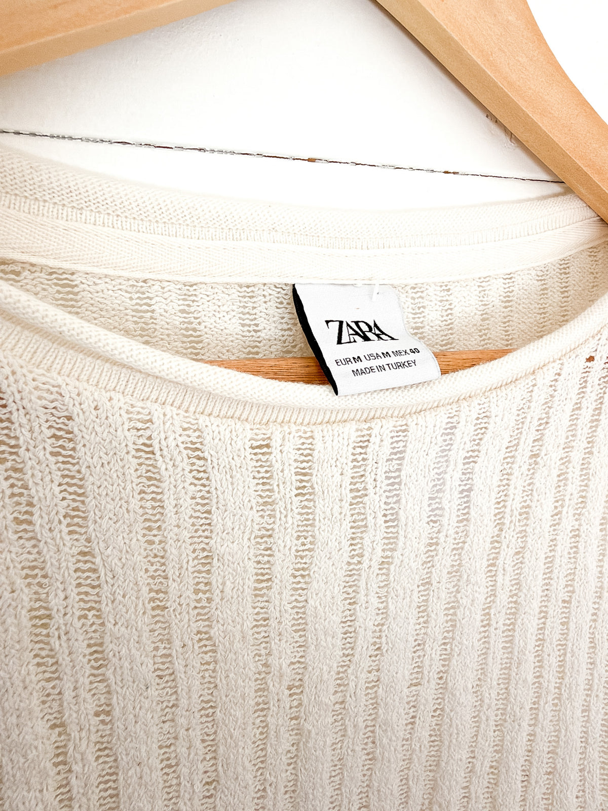 Chandail en maille blanc cassé à manches courtes Zara – seconde main – vue 3