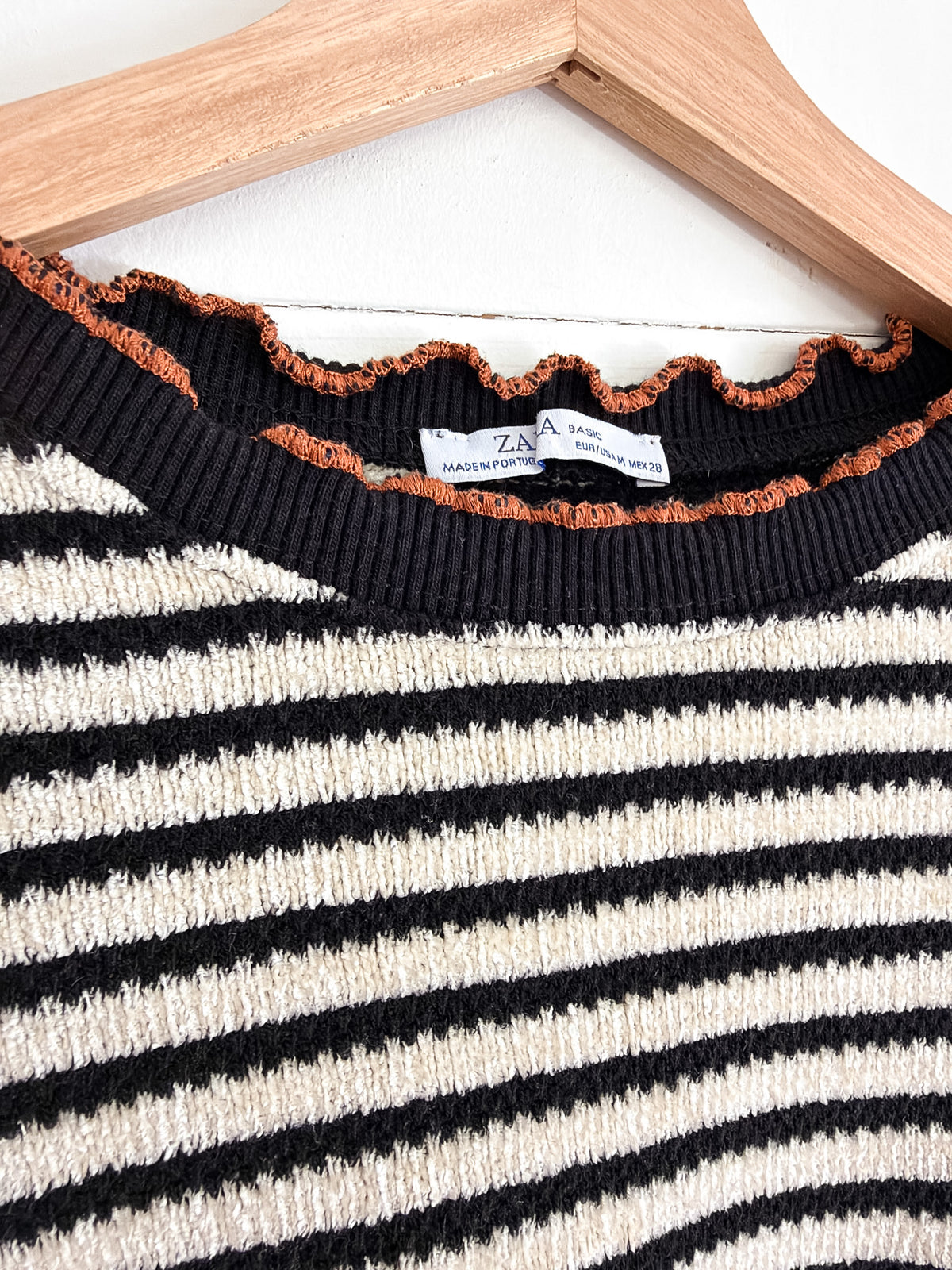 T-shirt en tricot ligné Zara – seconde main