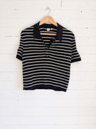 Polo en tricot à manches courtes ligné noir et blanc GAP – seconde main
